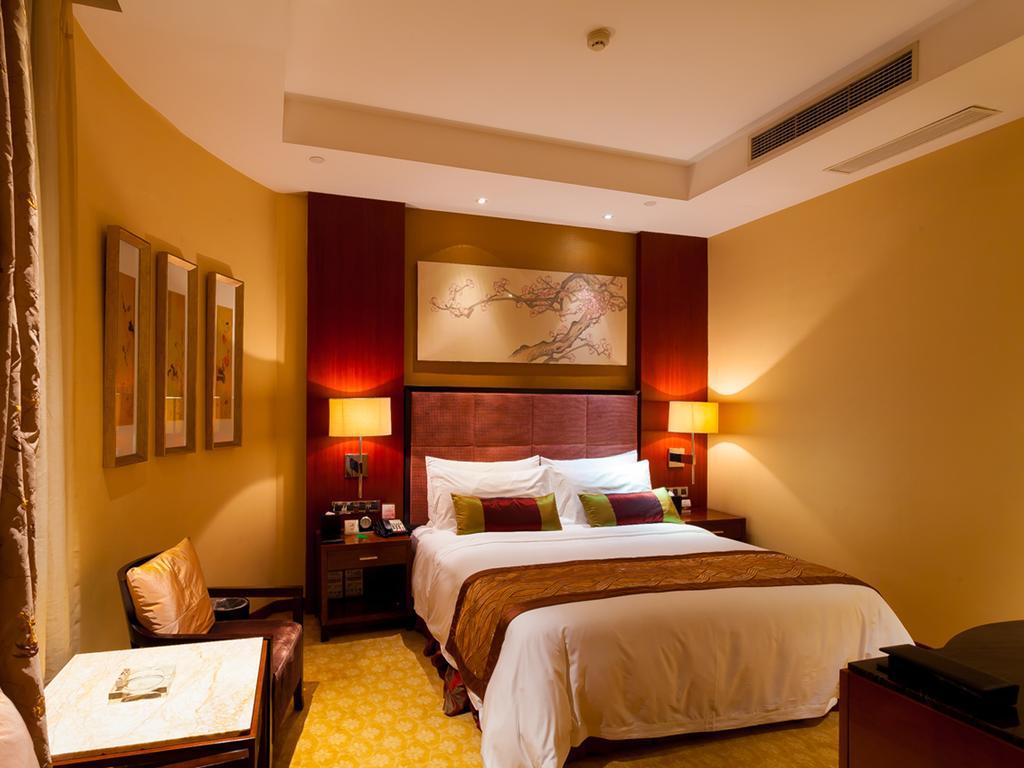Celebrity City Hotel Чэнду Номер фото