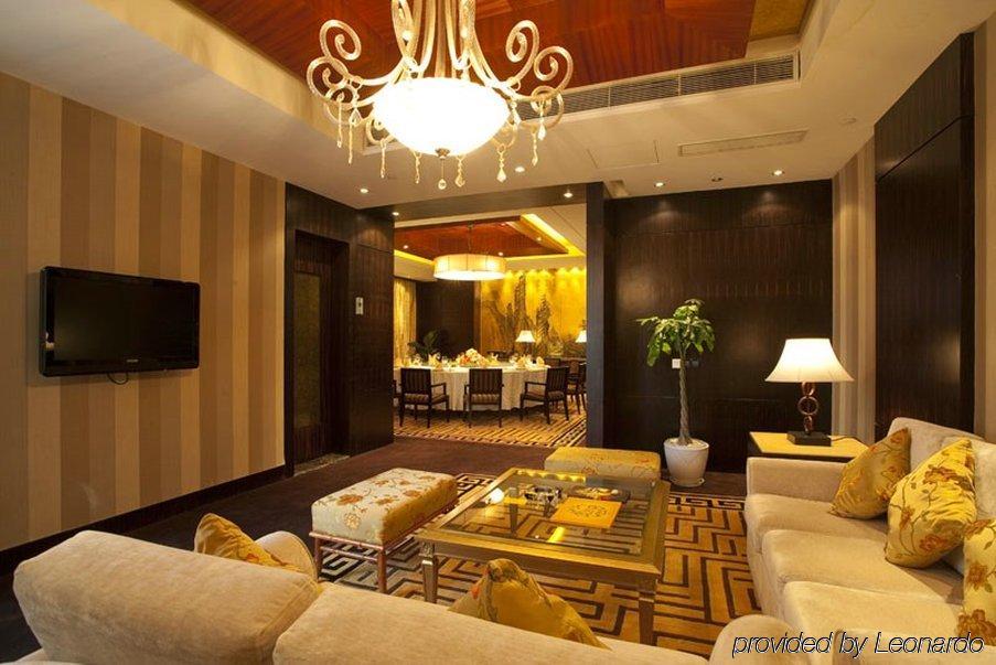 Celebrity City Hotel Чэнду Ресторан фото