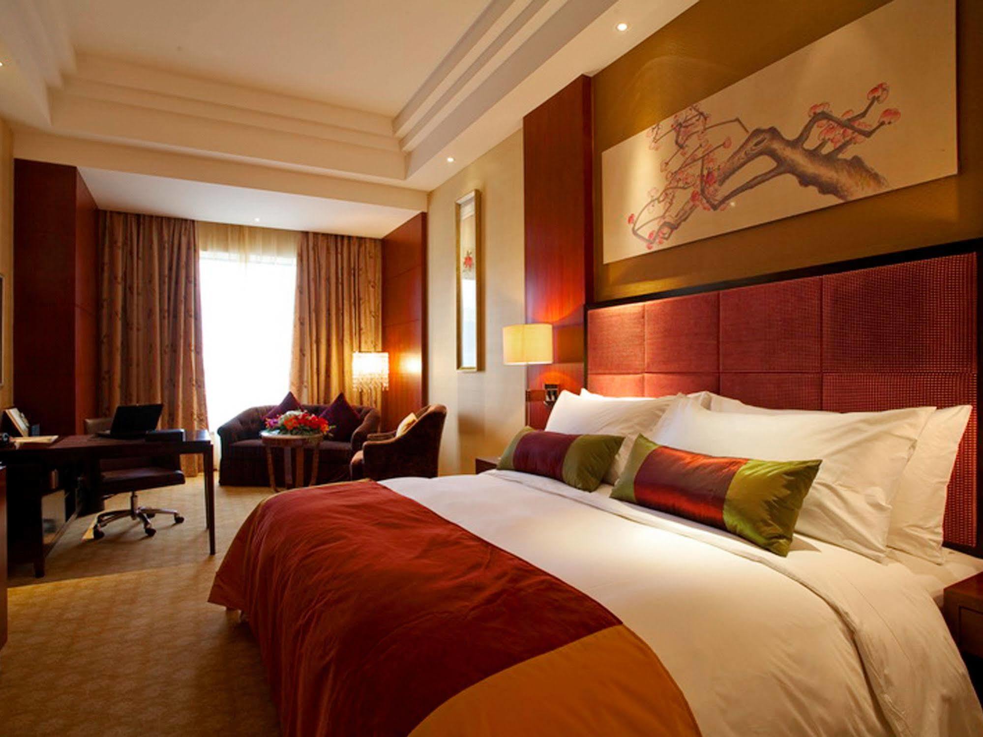 Celebrity City Hotel Чэнду Экстерьер фото