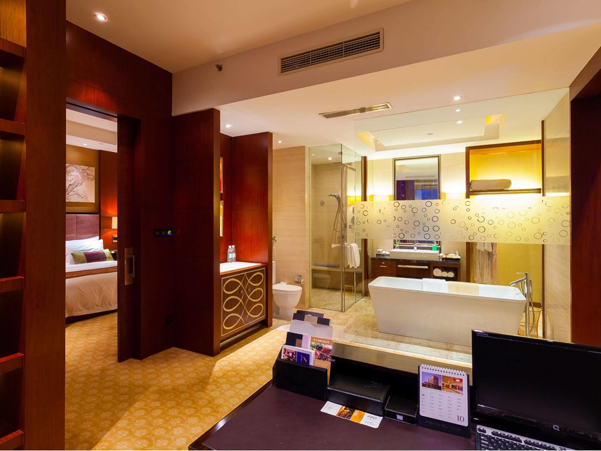 Celebrity City Hotel Чэнду Экстерьер фото