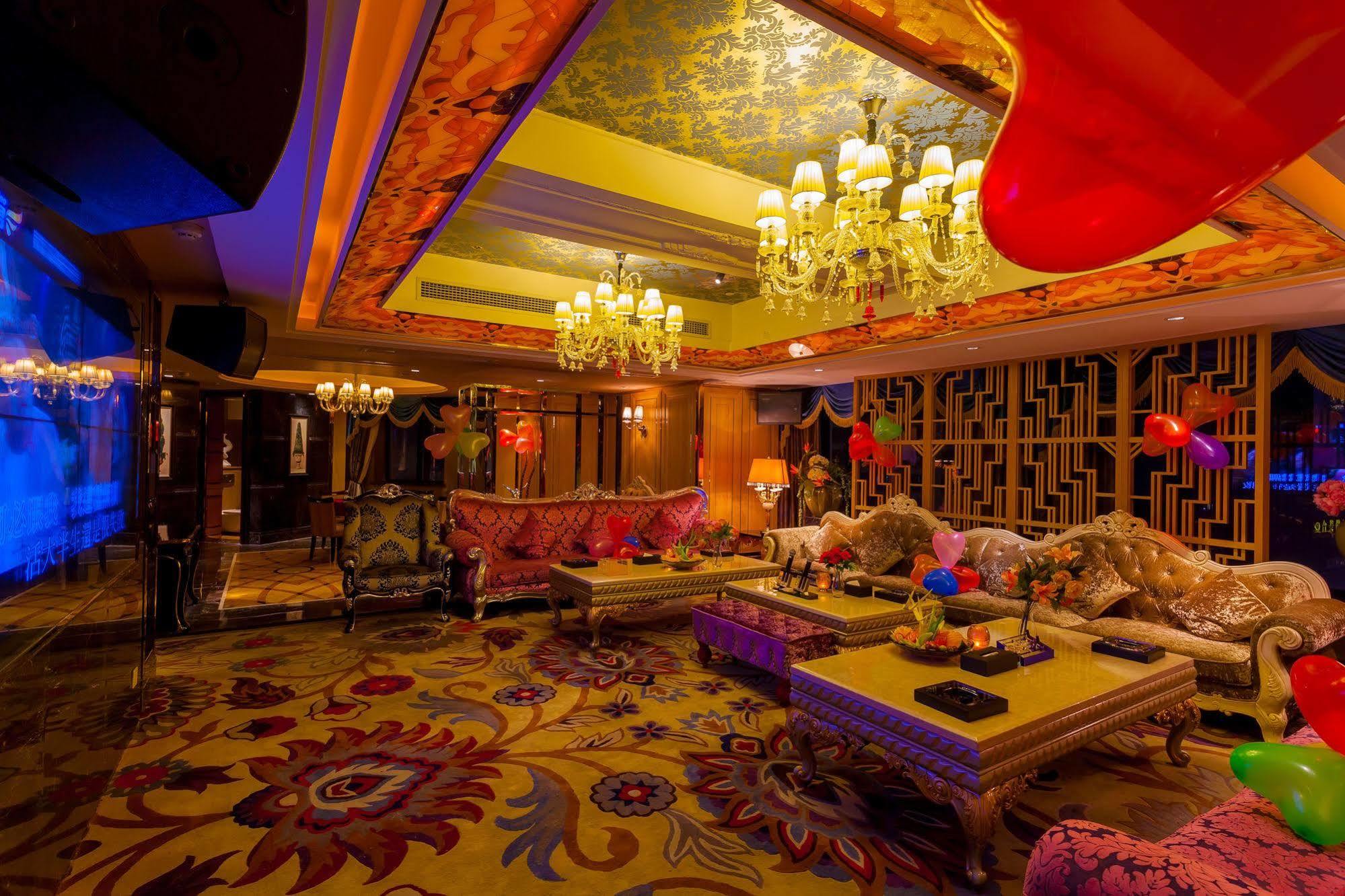 Celebrity City Hotel Чэнду Экстерьер фото